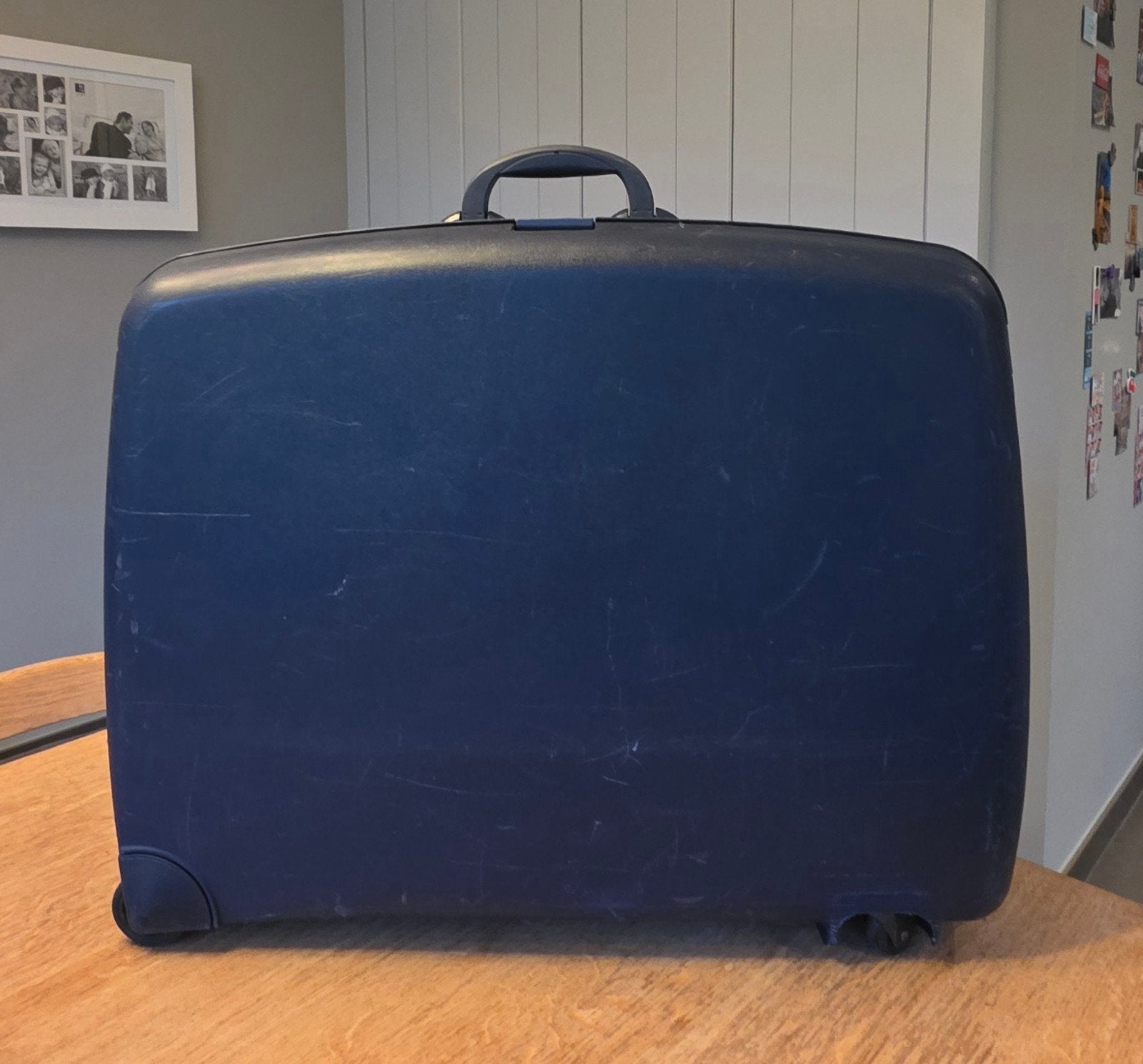 DELSEY reiskoffer – stevige hardcase op wieltjes, Handtassen en Accessoires, Ophalen, Wieltjes