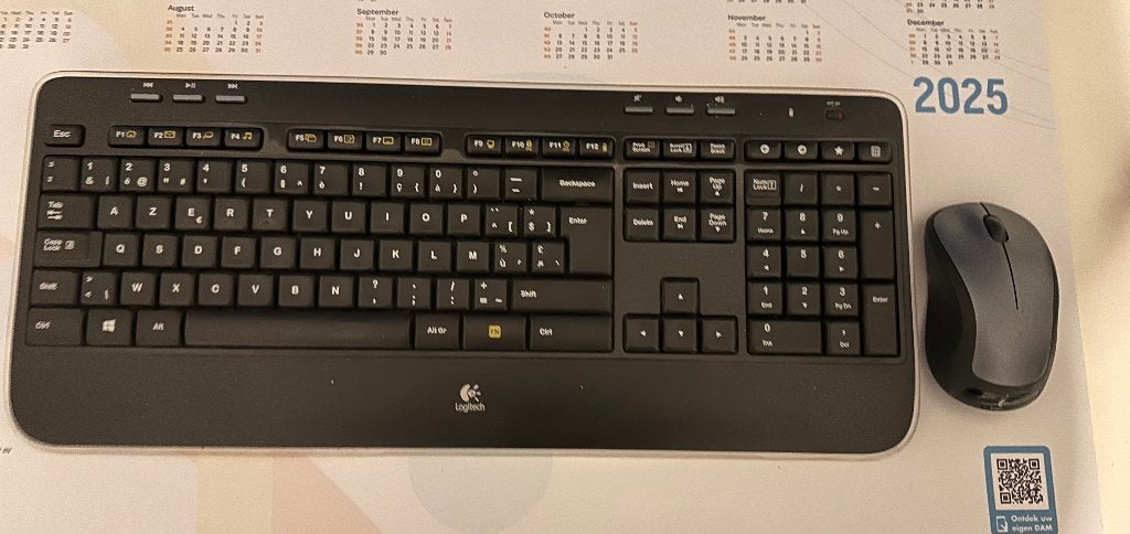 Draadloos toetsenbord + muis, Ophalen, Logitech, Azerty, Zo goed als nieuw