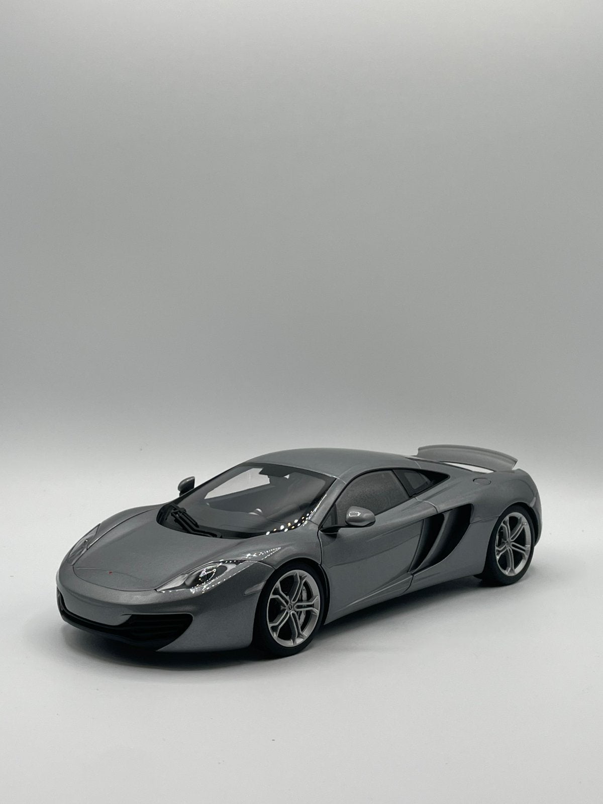 Mclaren MP4 12C Autoart 1/18, Ophalen, Zo goed als nieuw, Autoart
