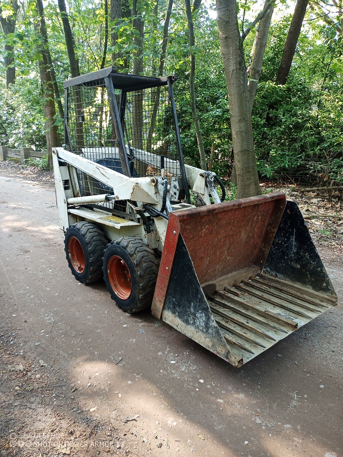 Bobcat 315 schranklader, Ophalen