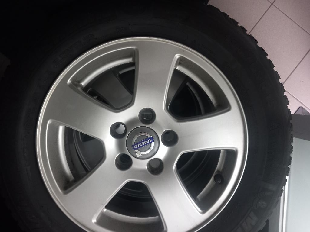 Jantes Volvo 15" | Pneus Michelin 195/65 R15 (5x108), 15 pouces, Pneus hiver, Véhicule de tourisme, Enlèvement