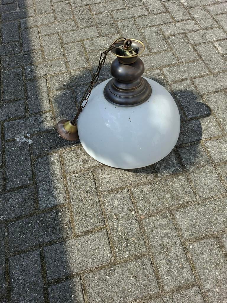 Hanglamp in melkglas, Enlèvement