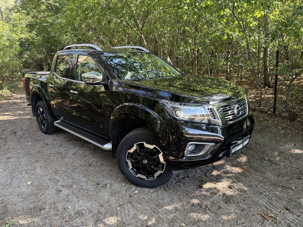 Nissan Navara 2.3 dCi Tekna, Automaat, 4x4, 190pk, 107.000km, Auto's, Automaat, Dealer onderhouden, Zwart, Leder