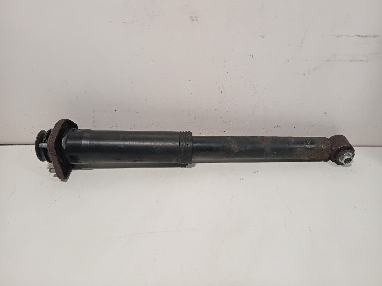 Schokbreker links achter Land Rover Range Rover, Onderdelen@venauto.nl, Van der Ven Autorecycling B.V., Land Rover, Ettenseweg 76, 4706 PB Roosendaal, The Netherlands