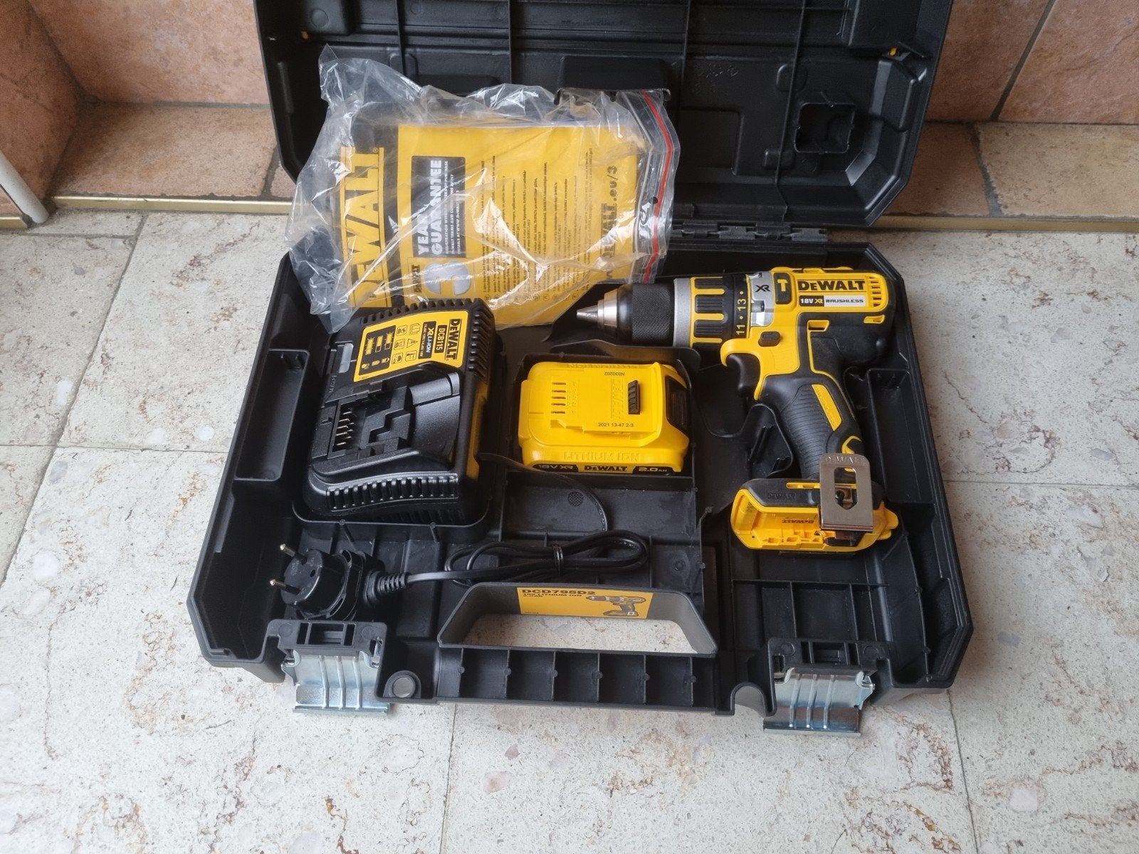 DeWalt DCD795D2 18V XR Brushless neuve – percussion, Neuf, 400 à 600 watts, Perceuse, Mécanisme de percussion