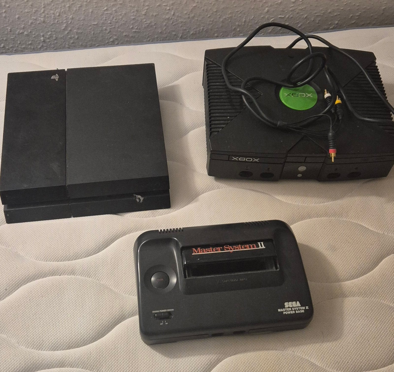 ps4 500gb + original xbox + sega master system 2, Games en Spelcomputers, Spelcomputers | Sega, Ophalen