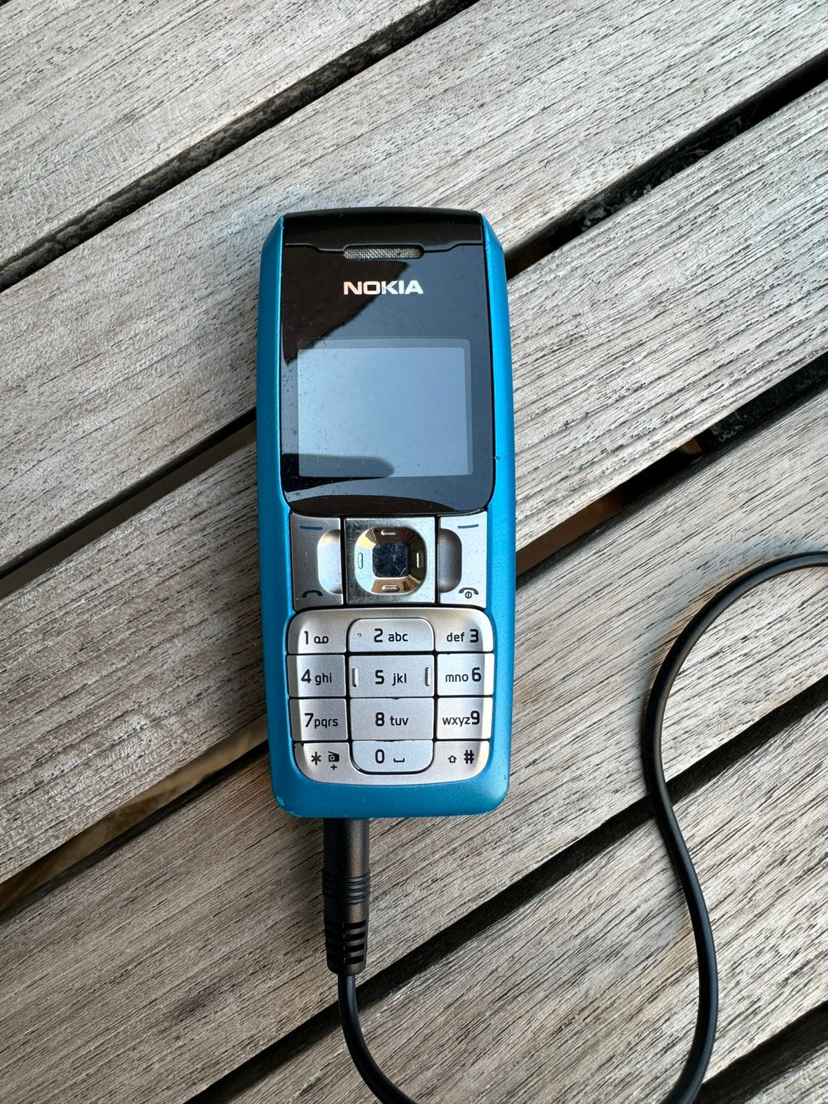 Nokia 2310 with charger, Télécoms, Téléphonie mobile | Nokia, Utilisé, Sans abonnement, Sans simlock, Classique ou Candybar, Clavier physique