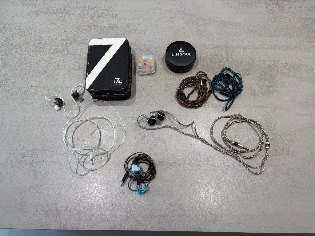 IEM-set: 7Hz x Crinacle Diablo, Zero:2, KZ Kunten + access, Télécoms, Enlèvement ou Envoi, Microphone, Autres marques, Comme neuf