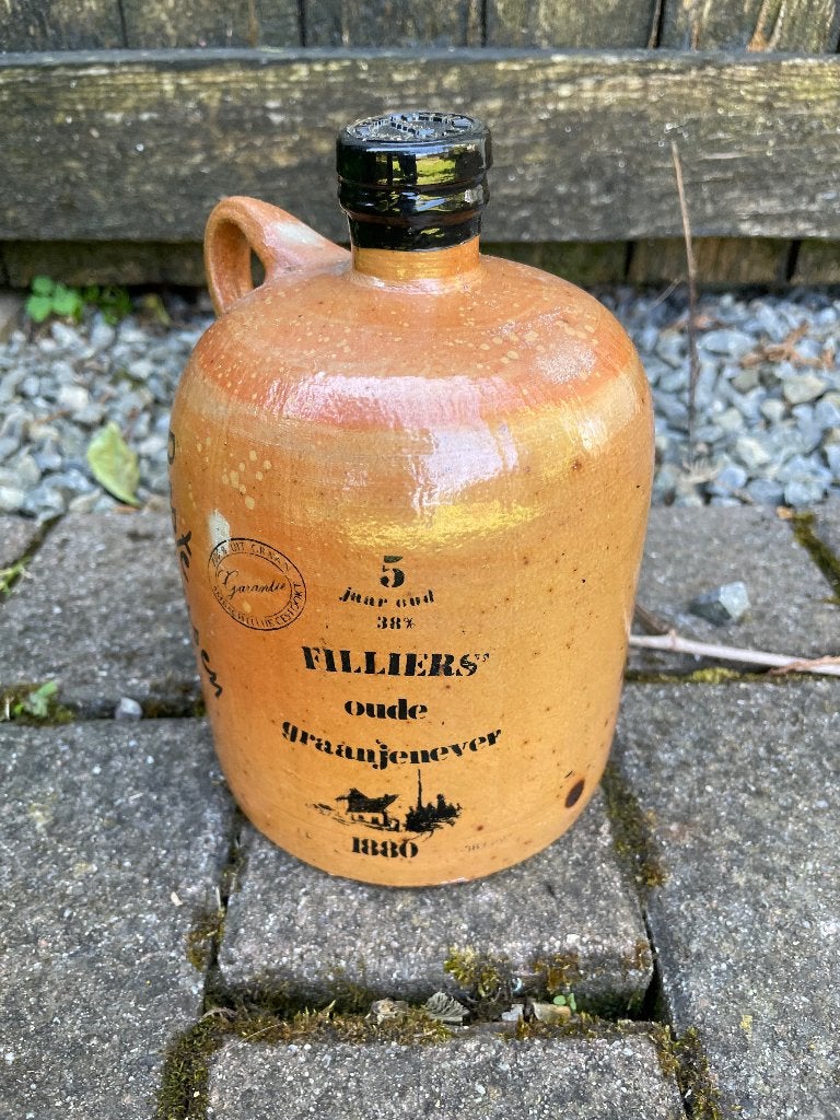 Filliers jenever vol kruikje, Ophalen, Vol