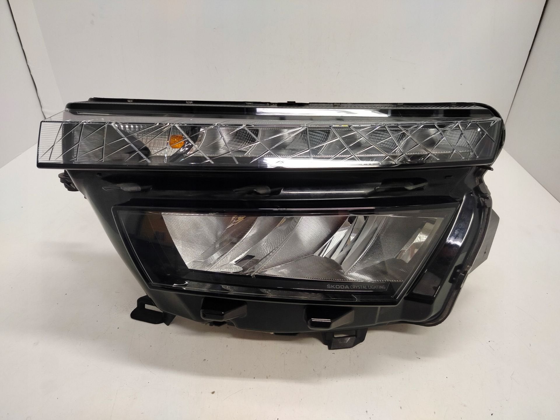 Skoda Kamiq Koplamp Links 658.941.015, Tr. Vaclava Klementa 869
293 01  Mlada Boleslav, CZ, Skoda, Skoda Auto a.s., Gebruikt
