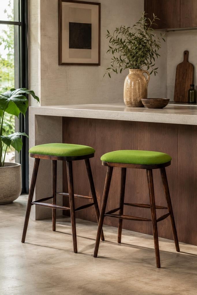 Paire de tabourets de bar laine vert scandinave design, Neuf, Avec repose-pieds, 2 tabourets, Bois