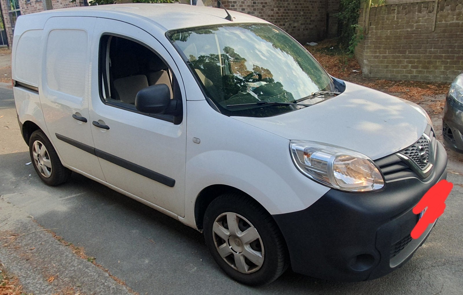 Nissan NV250 de 2021 à vendre prêt à immatriculée  10.500€, Autos, Achat, Euro 6, 3 places, Noir