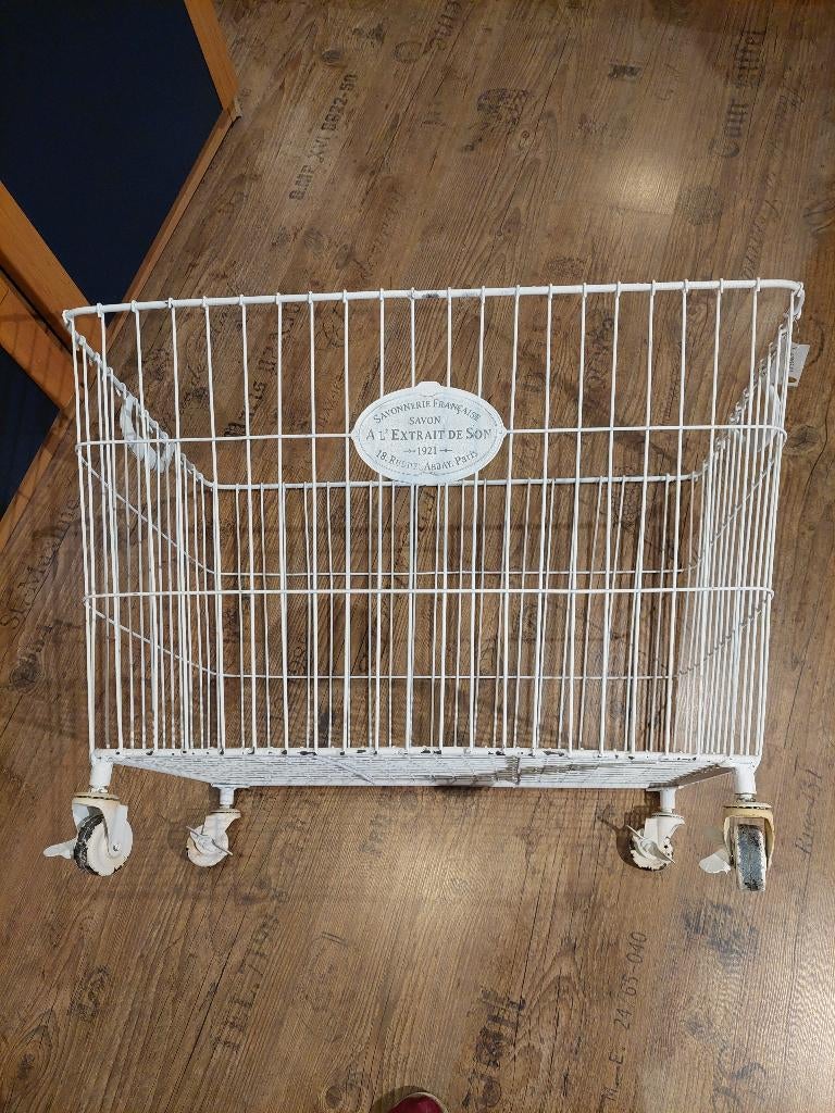nieuwe metalen mand op wielen, industriële look, Huis en Inrichting, Ophalen of Verzenden, Nieuw, Mand