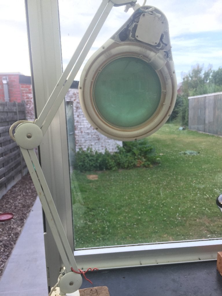 leeslamp met vergroting in werking, Enlèvement ou Envoi