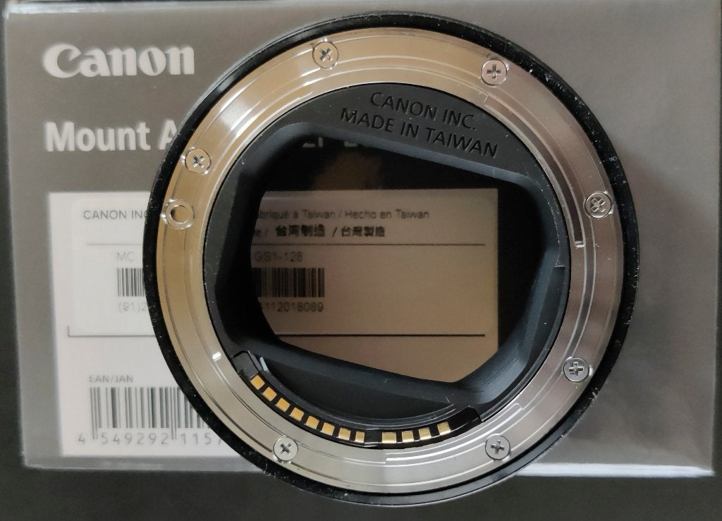 Canon EF-RF mount adapter + EFS 18-55mm lens, Ophalen, Canon, Zo goed als nieuw, Standaardlens