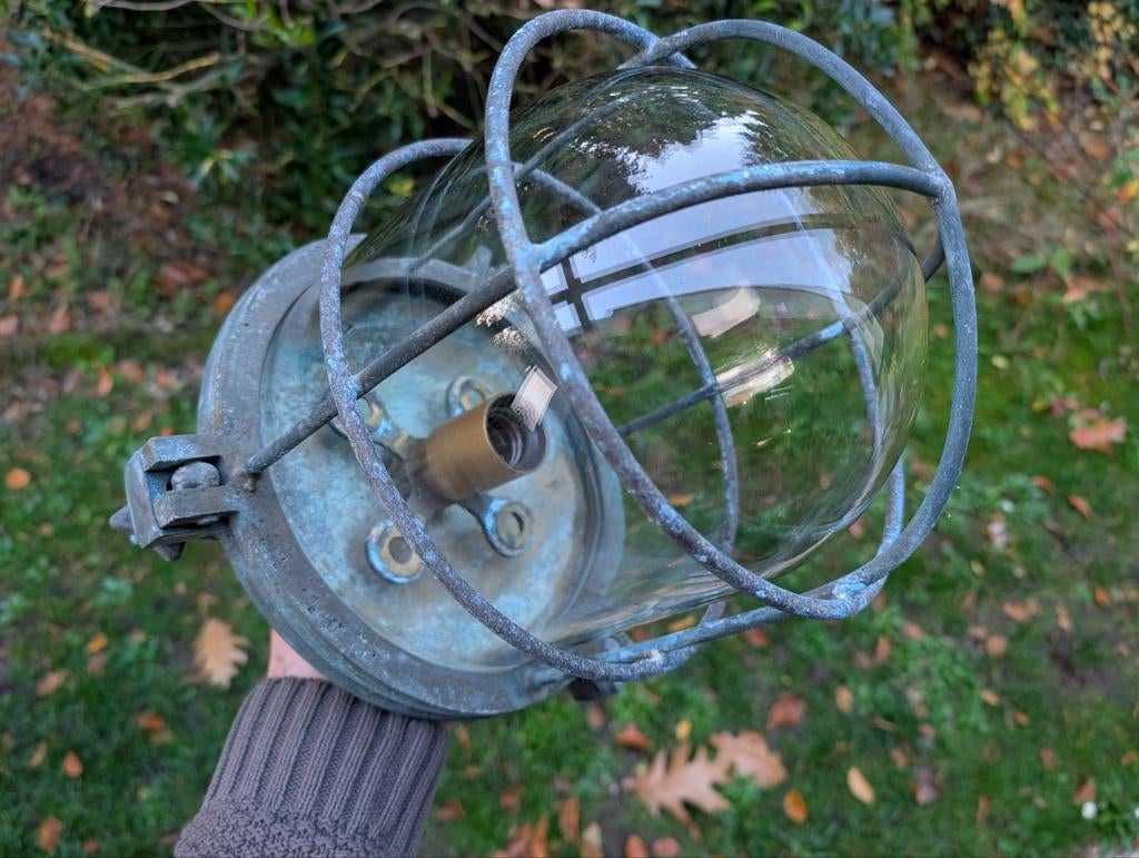 Oude bronzen scheepslamp in goede staat., Ophalen, Gebruikt, Glas, Hanglamp