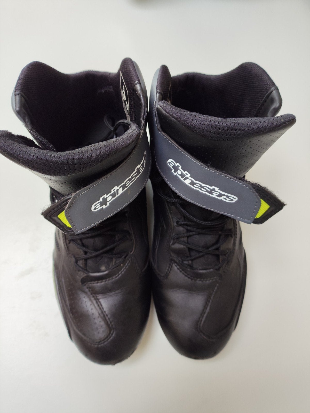 Chaussures, Enlèvement