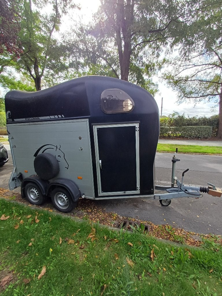 Cheval liberte gold one 1,5 paard trailer, Animaux & Accessoires, Chevaux & Poneys | Semi-remorques & Remorques, Enlèvement, Comme neuf