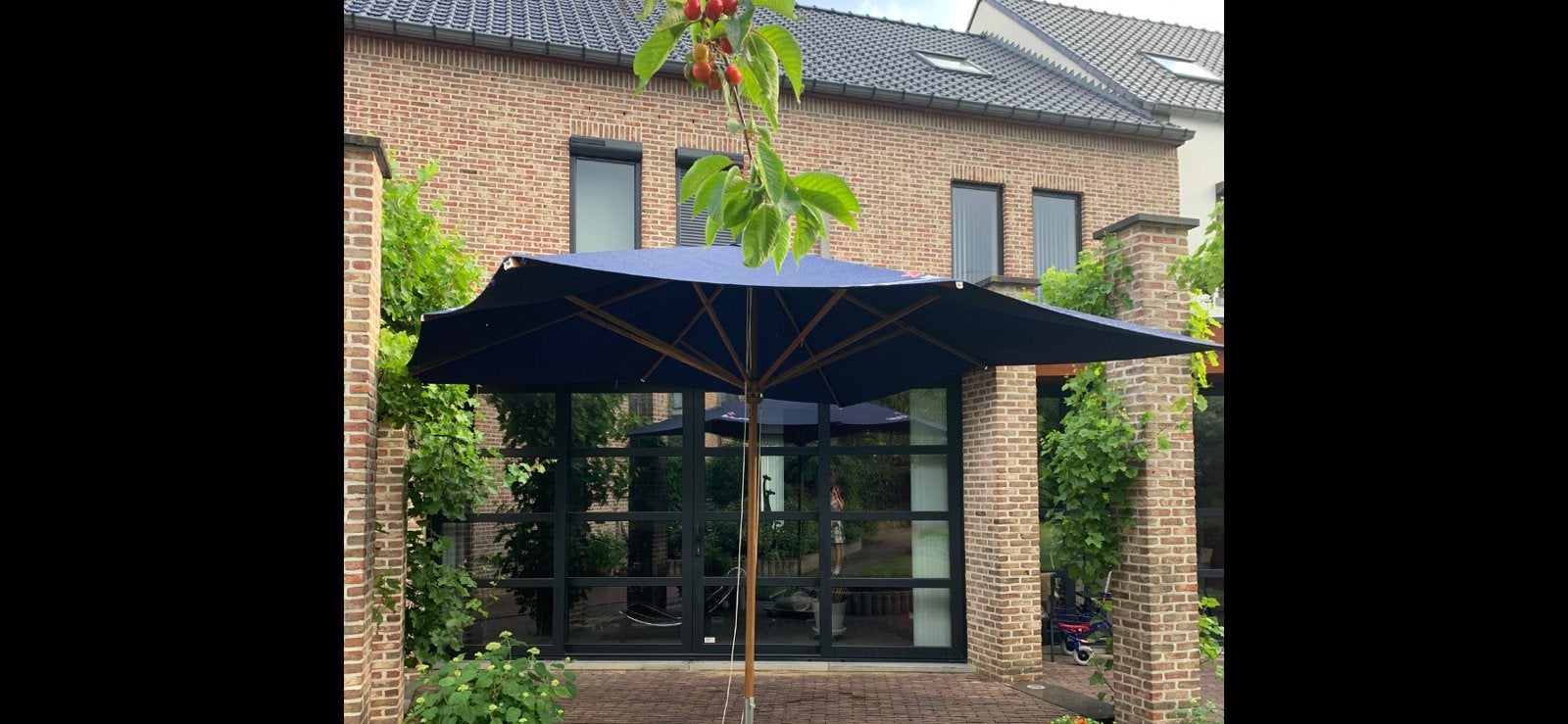 Nieuwe, grote, vierkanten, blauwe parasol met metalen voet, Tuin en Terras, Parasols, Ophalen, Verstelbaar, Nieuw, Stokparasol