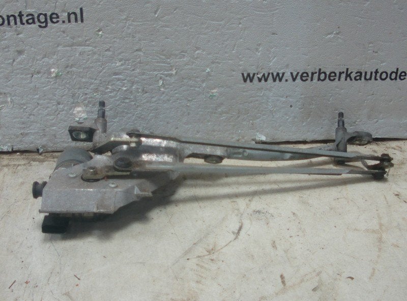 RUITENWISSER MECH + MOTOR Fiesta 6 (JA8) (8a61-17500-ac), Robert Bosch AG, Gebruikt, Ford, Robert-Bosch-Allee 1
74232  Abstatt, DE