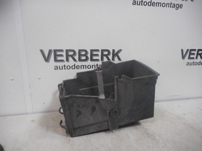 BAC A BATTERIE Ford Focus 2 (01-2004/09-2012), Henry-Ford-Straße  1
50735  Köln, DE, Ford-Werke GmbH, Kunden@ford.com, Ford