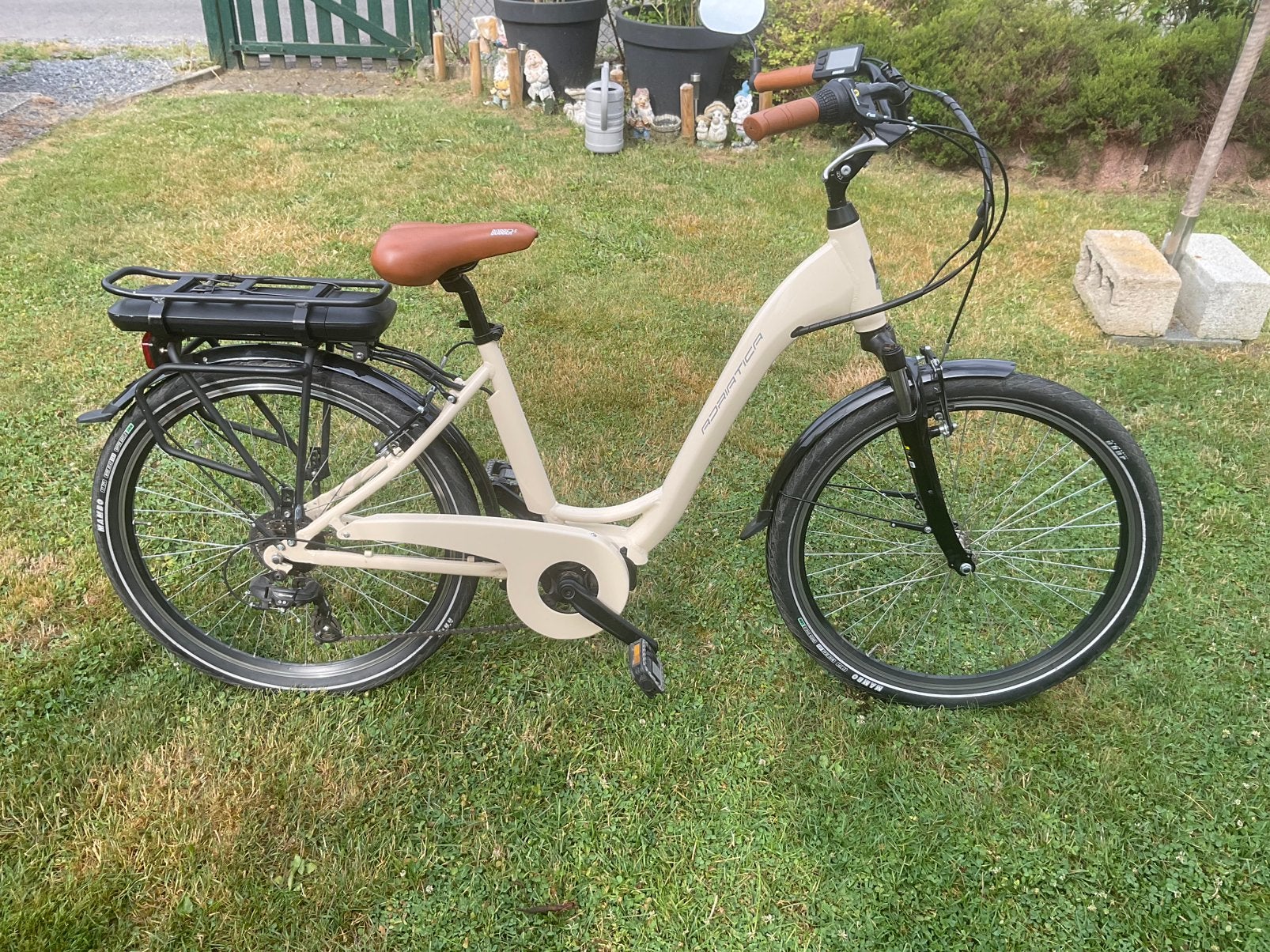 E-bike Adriatica Pesaro maat 47 extra lage instap, Fietsen en Brommers, Velgrem, 47 tot 50 cm, Versnellingen, Zo goed als nieuw
