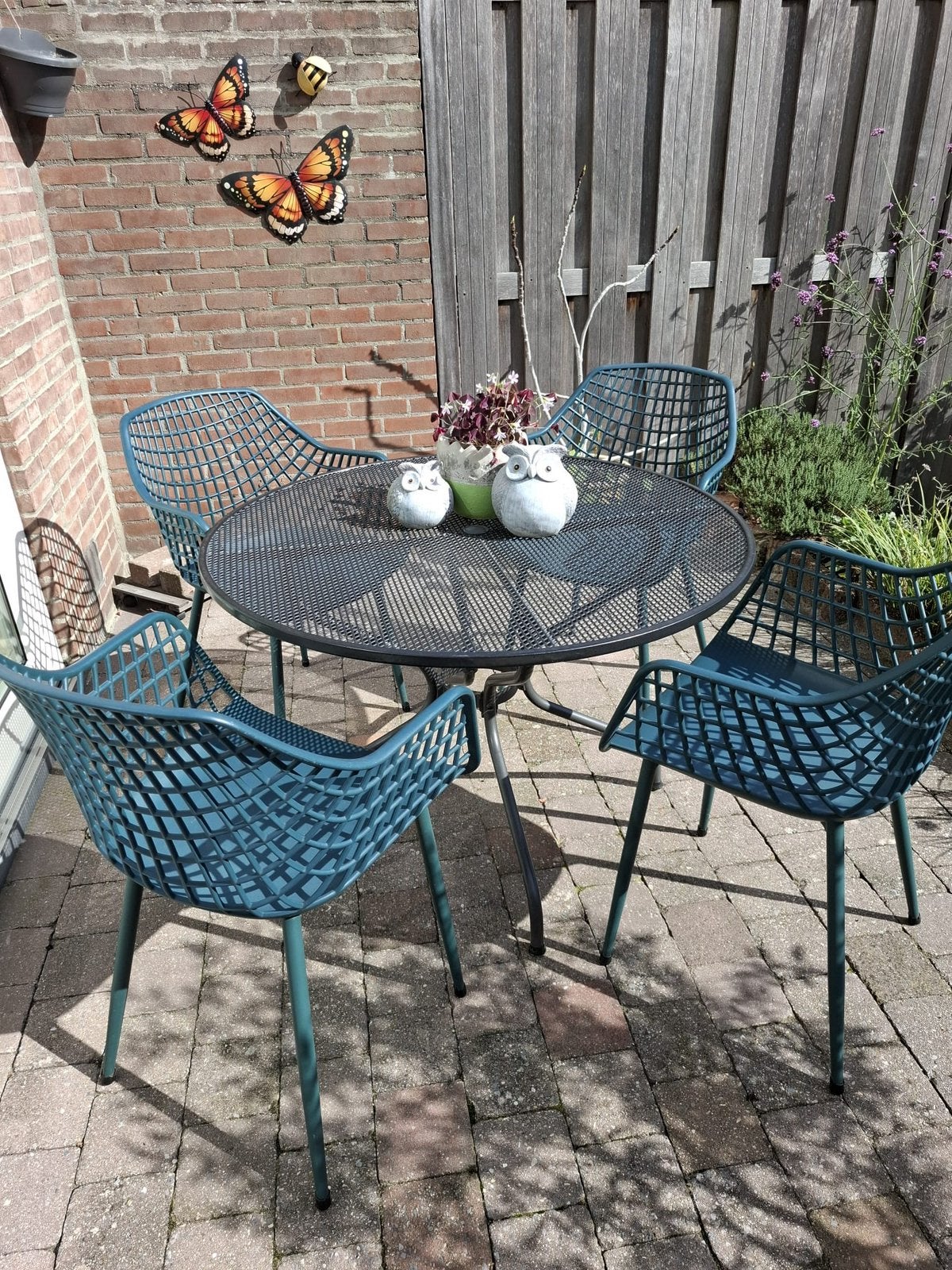 Tuinset metalen tafel met 4 kunststof stoelen., Ophalen, Zo goed als nieuw, Tuinset, Overige materialen