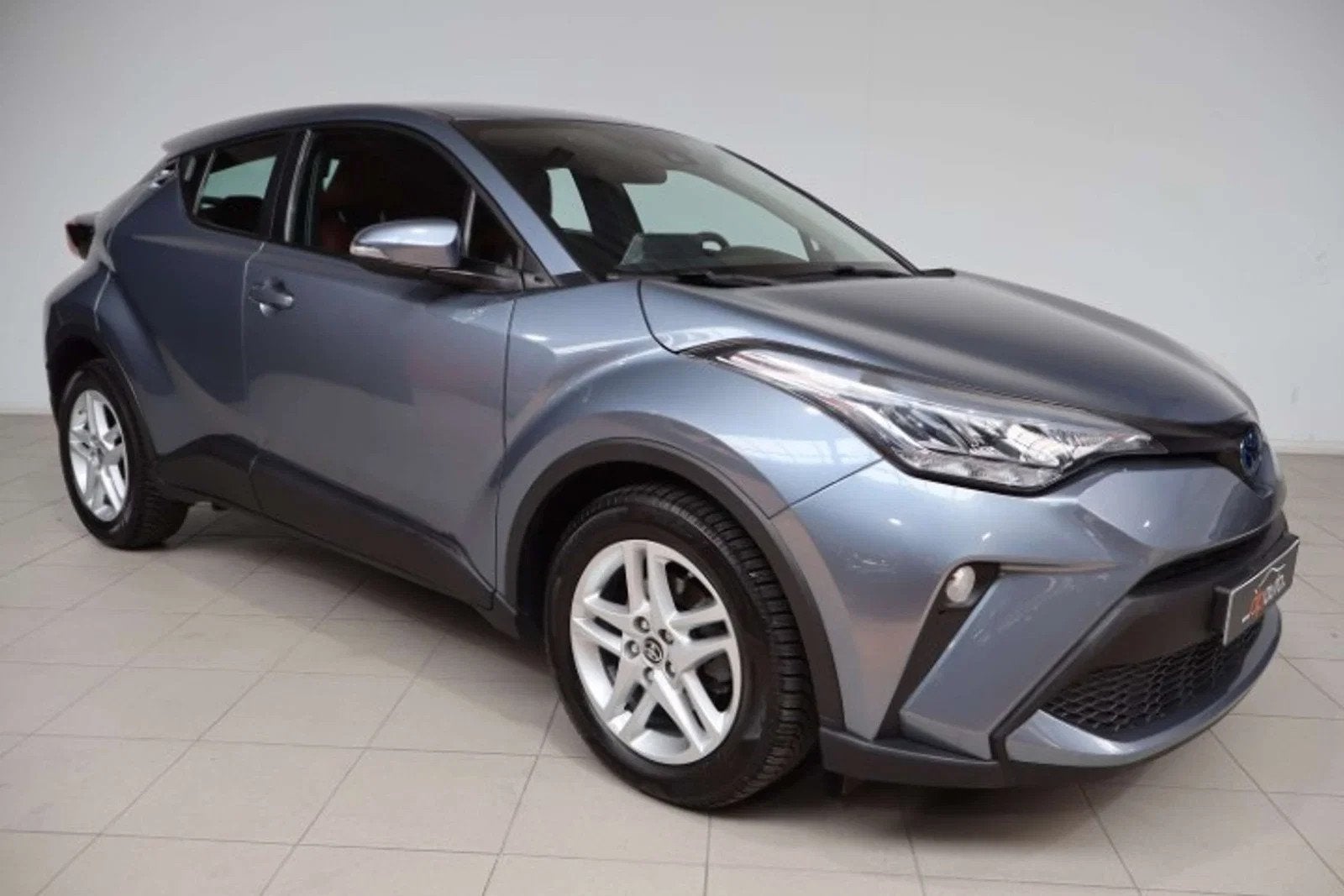 Toyota C-HR C-HR Hybrid 1.8i (automatique), Cuir, Argent ou Gris, Achat, https://public.car-pass.be/vhr/a5e641b9-a180-4e42-98ce-e9f20533b656