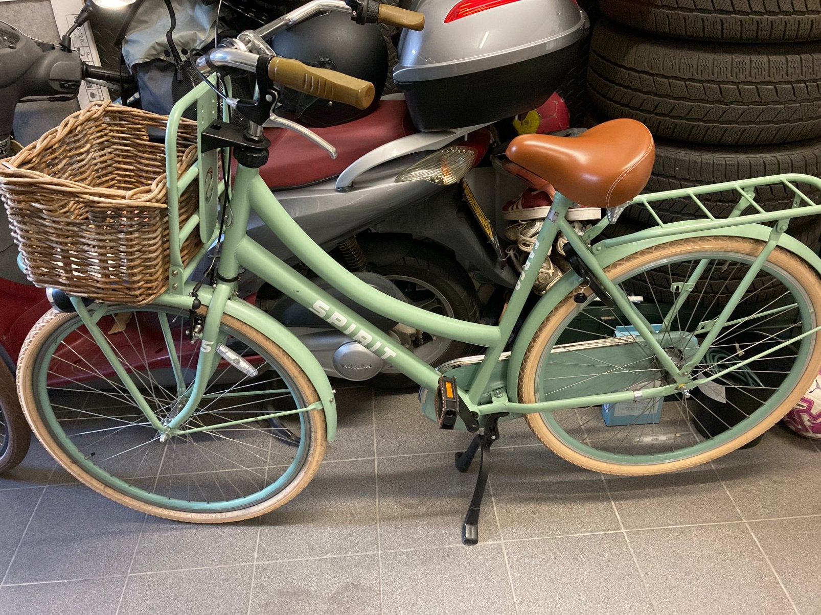 Te koop meisjesfiets SPIRIT, Fietsen en Brommers, Terugtraprem, Gebruikt, Versnellingen, Ophalen