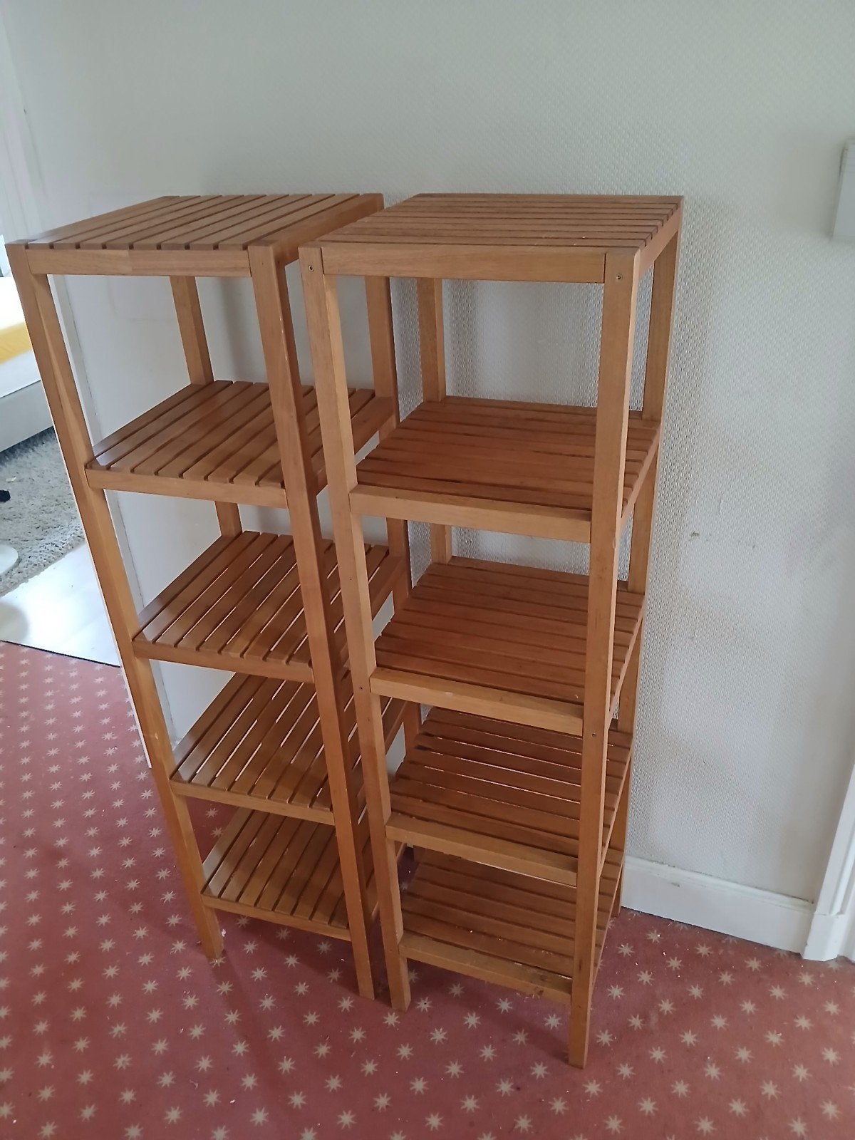 Étagères colonne ikea en bois