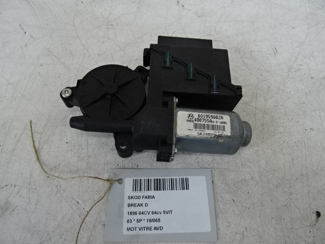 MOTEUR LEVE VITRE ELECTRIQUE AVANT DROIT Skoda Fabia (6Y5), Autos : Pièces & Accessoires, Utilisé, Avant, Skoda