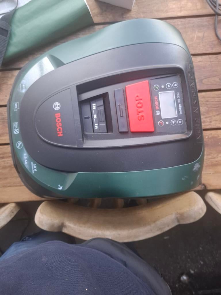 Bosch Indego XS 300 – Zo goed als nieuw + Garage & Extra's, Enlèvement, Utilisé, BOSCH