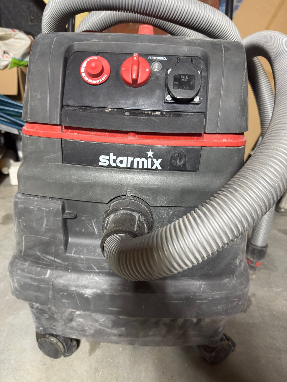 Aspirateur professionnel Starmix iPulse L-1635 TOP–35L–1600W, Bricolage & Construction, Enlèvement, Comme neuf, Autres types