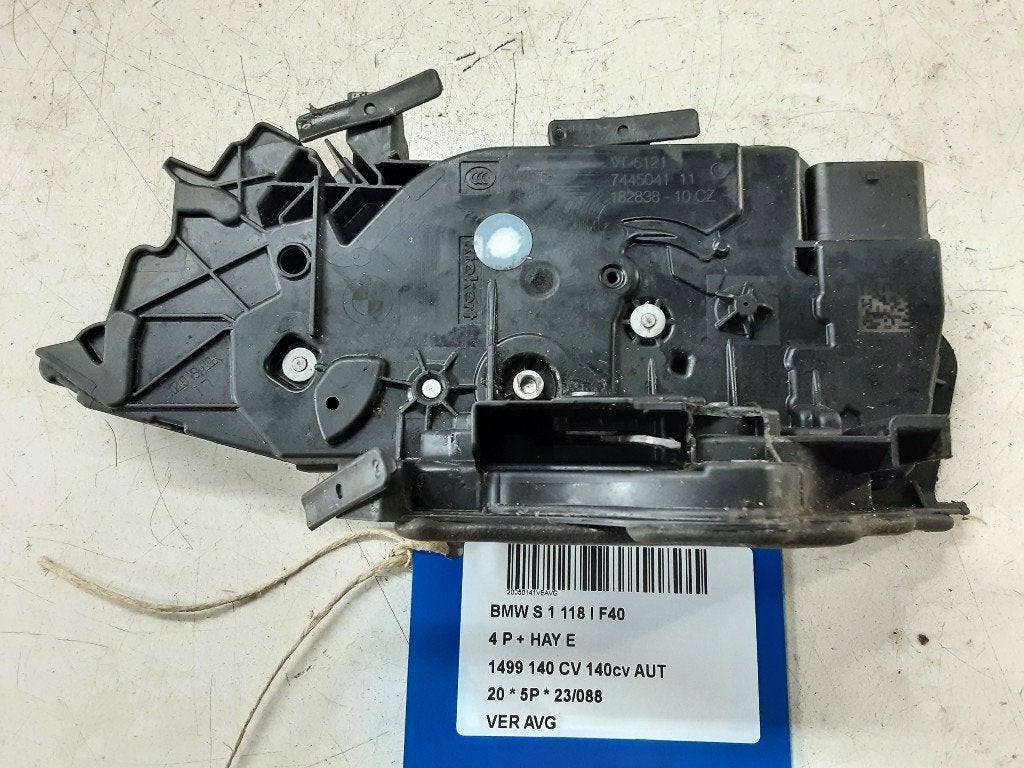 SERRURE DE PORTE AVANT GAUCHE BMW 1 serie (F40) (744504111), Gauche, Mevr. I. Hauben, Utilisé, BMW