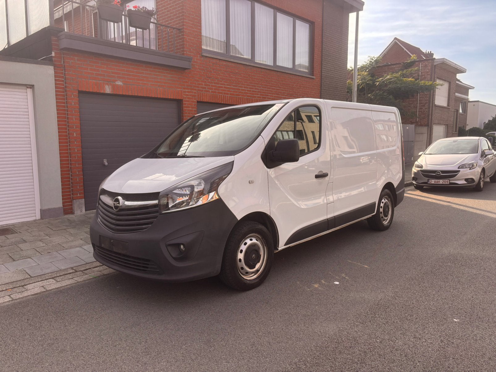 Opel Vivaro 1.6 Euro6 Caméra Attelage de Remorquage GPS, Autos, Euro 6, Particulier, Verrouillage central, Achat