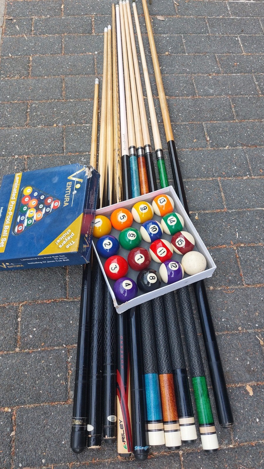 Set van 9 biljartkeuen + rek + ballen, Sport en Fitness, Ophalen, Gebruikt, Keu of Ballen