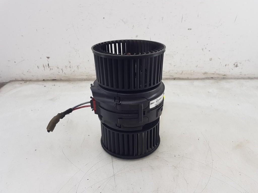 KACHEL VENTILATORMOTOR Renault Megane III CC (EZ), Gebruikt, Renault