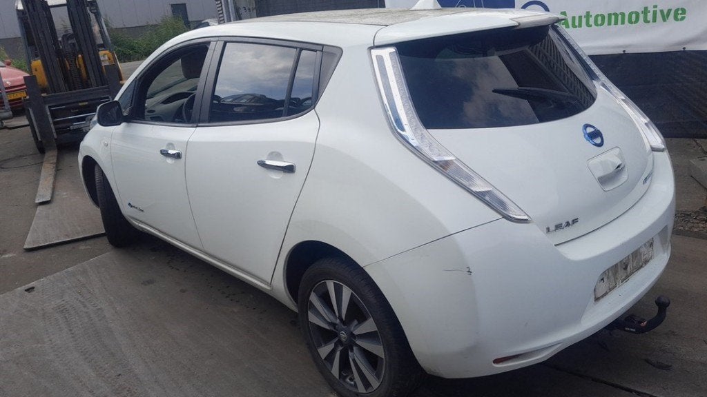 PORTE GAUCHE ARRIÈRE Nissan Leaf (ZE0) (01-2010/12-2017), Arrière, Germany@nissan-services.eu, Porte, Kronenweg 38
50389  Wesseling, DE