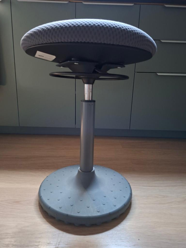 Ergonomische bureaustoel, Ophalen