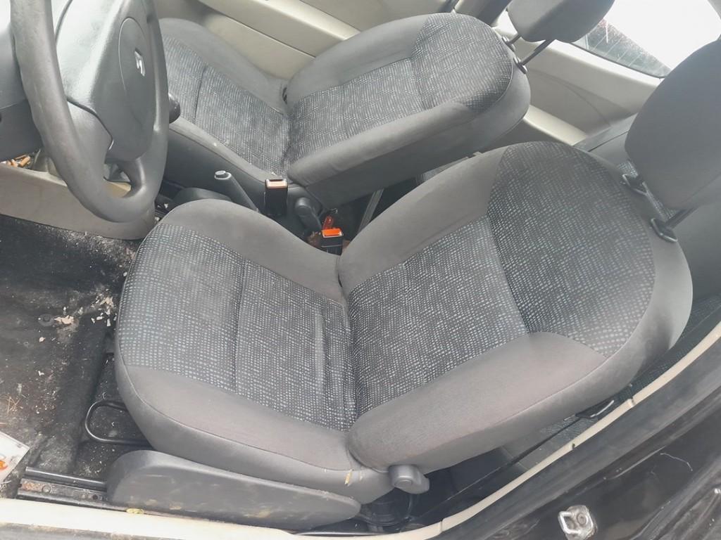 VEILIGHEIDSGORDEL LINKS VOOR Renault Twingo II (CN), Gebruikt, Renault