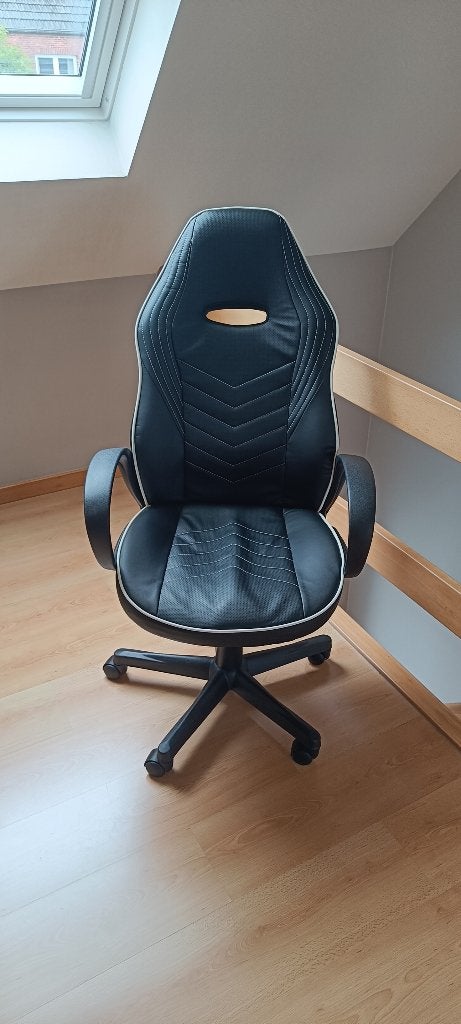 Bureaustoel, Huis en Inrichting, Bureaustoelen, Ophalen, Zwart, Zo goed als nieuw, Gaming bureaustoel