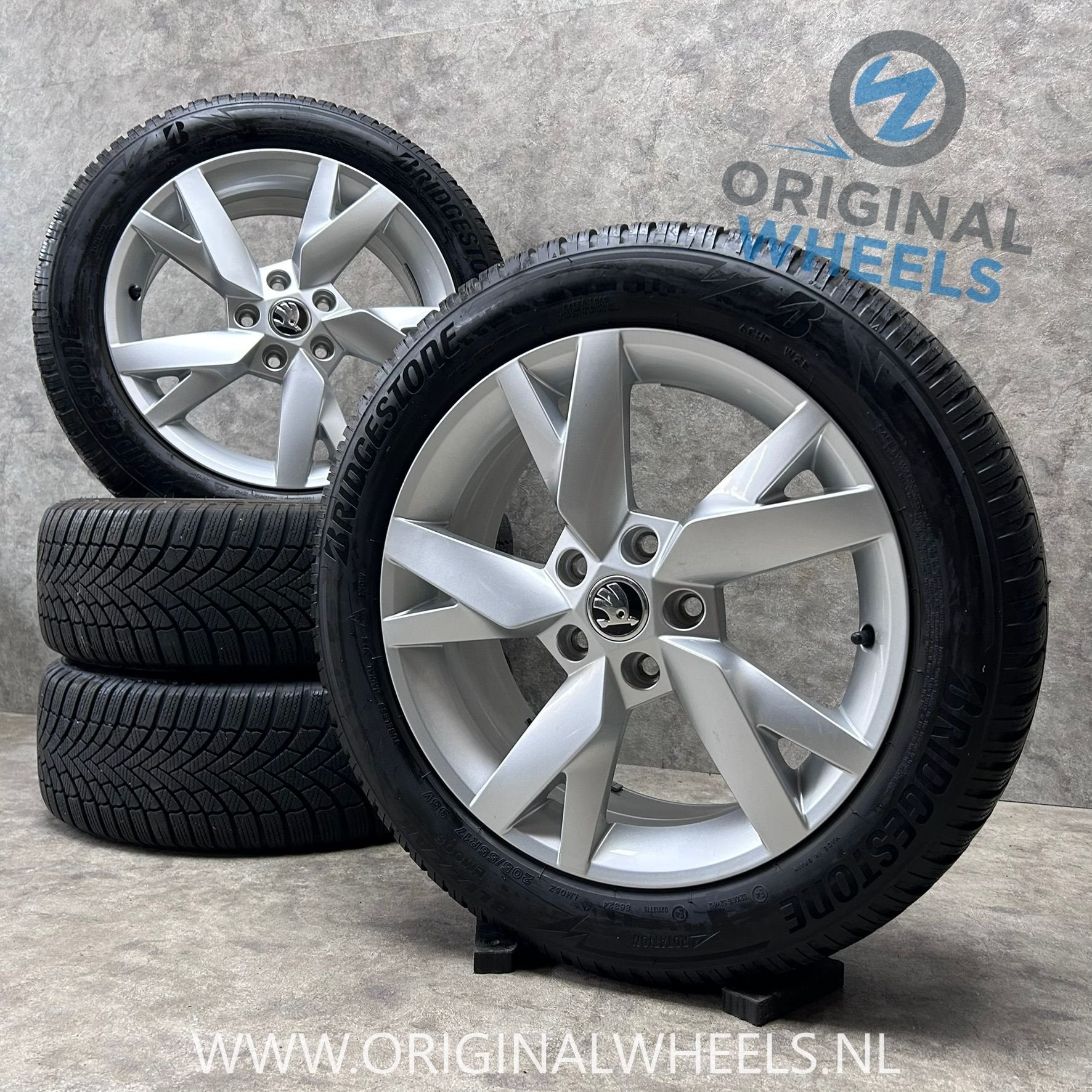 17  inch originele  velgen + winterbanden Skoda Octavia, Gebruikt, -, -, Banden en Velgen