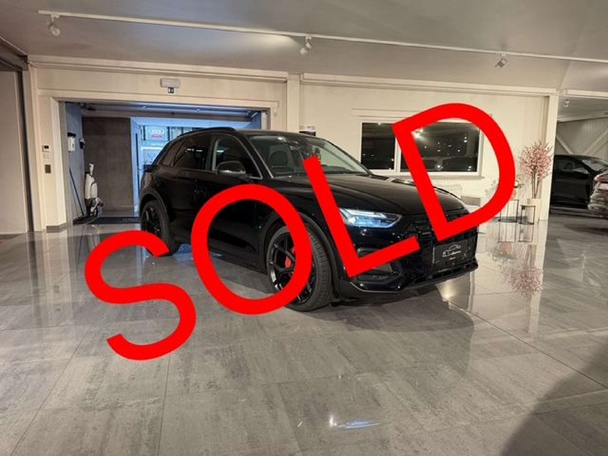 Audi Q5 SOLD BIJ GARAGE VRIENS YVES BV! (bj 2023, automaat), Auto's, Automaat, 1800 kg, 4 cilinders, Zwart