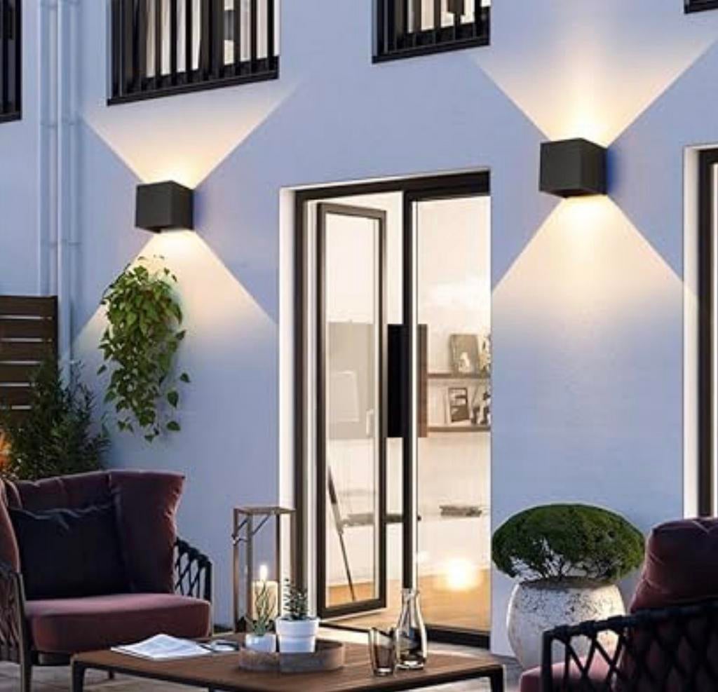 2 LED-wandlampen vallen nog onder de garantie, Tuin en Terras, Ophalen, Wandlamp, Led