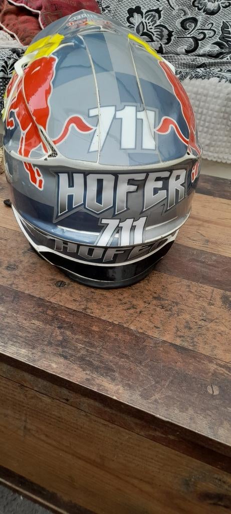 2 red bull crosshelmen, Motoren, Ophalen, Shoei