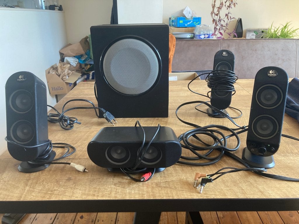 Système de haut-parleurs 5.1 Logitech X-530, Subwoofer, 60 à 120 watts, Enlèvement, Utilisé