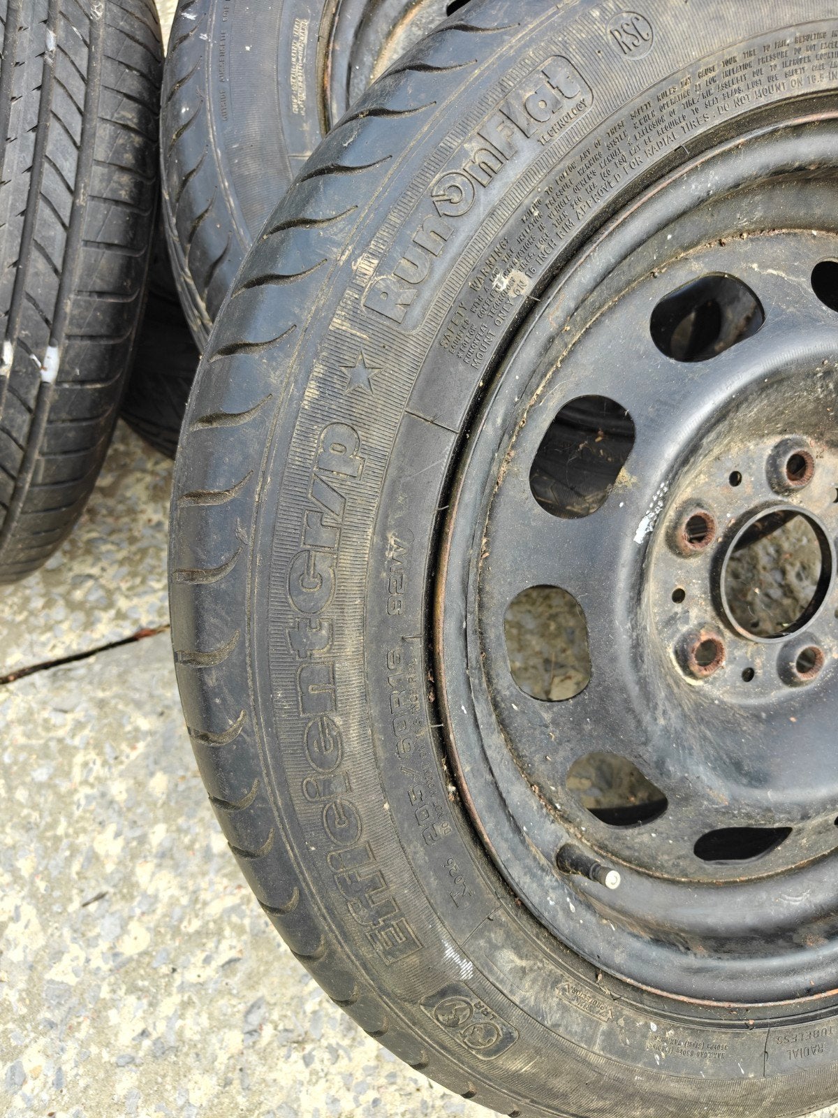 4 roues(en tôle) pneus été GOODYEAR EFFICIENTGRIP, Enlèvement, Utilisé