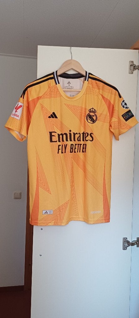Real Madrid voetbalshirt 24/25, Sport en Fitness, Voetbal, Maat S, Ophalen of Verzenden, Nieuw, Shirt
