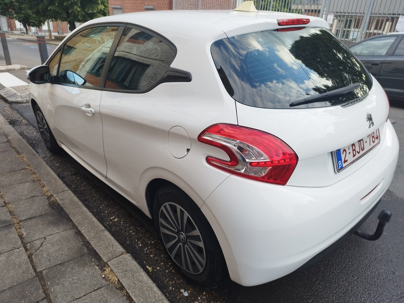208 1.4 HDI 184MKM PRÊTE À IMMATRICULATION, Autos, Achat, Air conditionné, Particulier