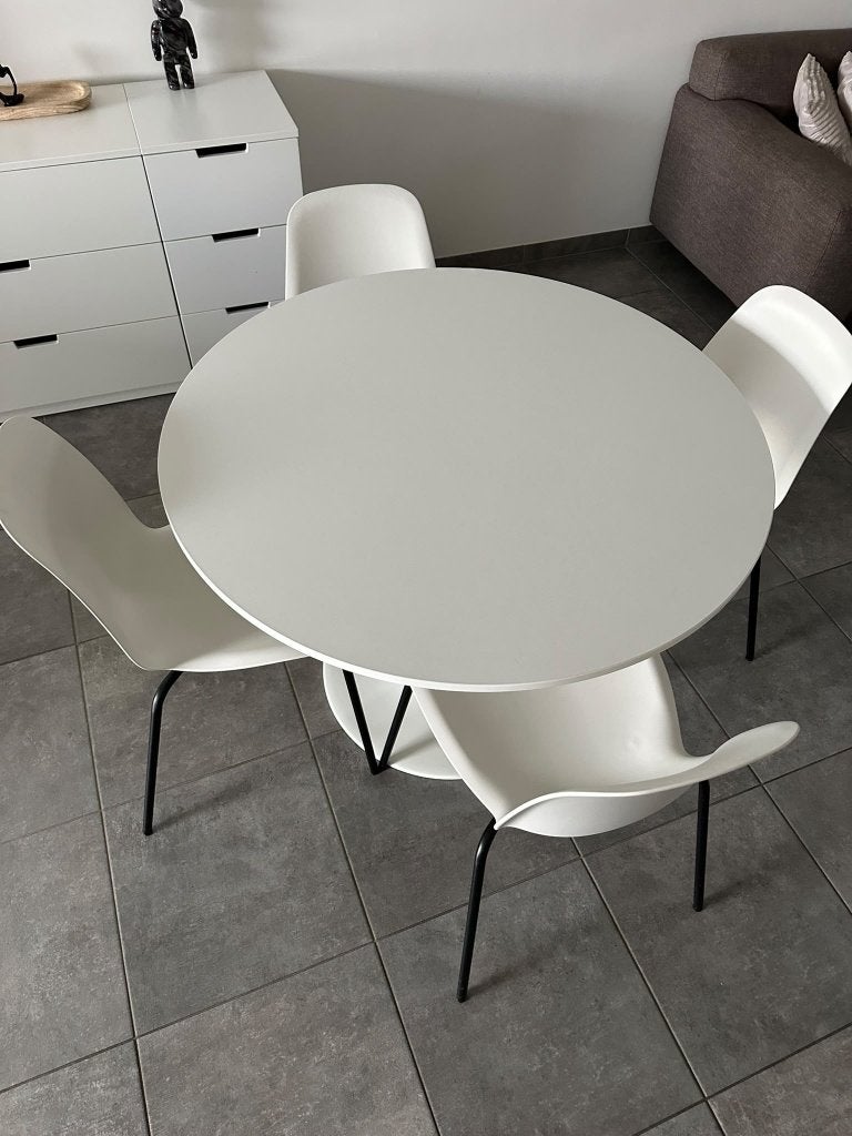 iconische designtafel met 4 stoelen, Ophalen, Overige houtsoorten, Gebruikt, 100 tot 150 cm